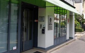 Best Western Rives de Paris La Defense